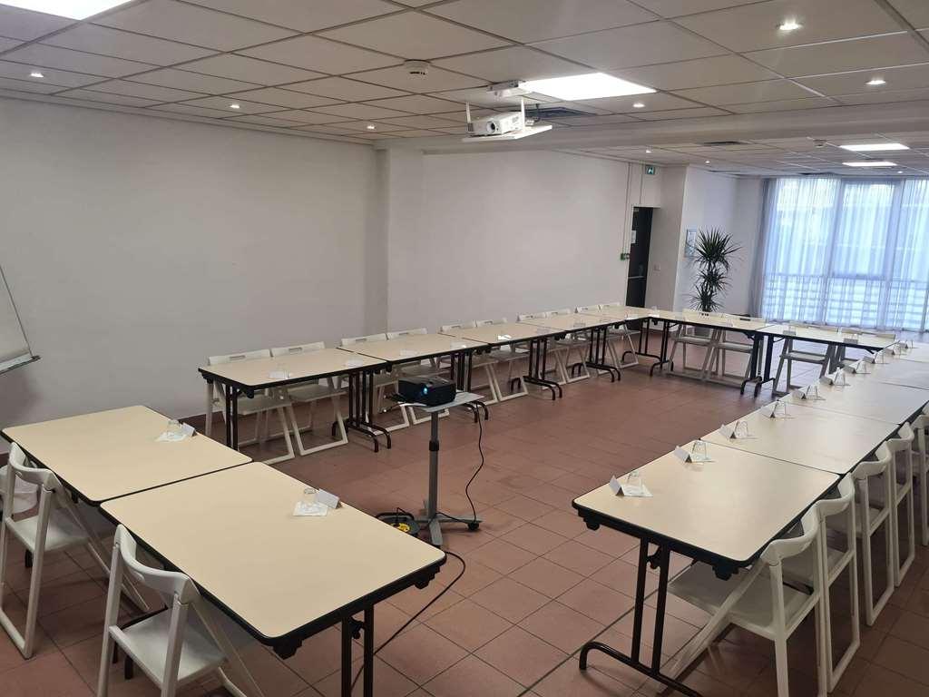 Ibis Budget Centre Hotel 2*